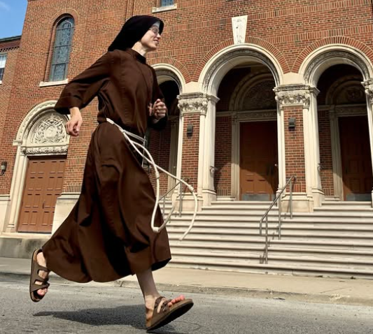 Une religieuse de Chicago a récolté plus de 2 millions de dollars grâce à des marathons solidaires