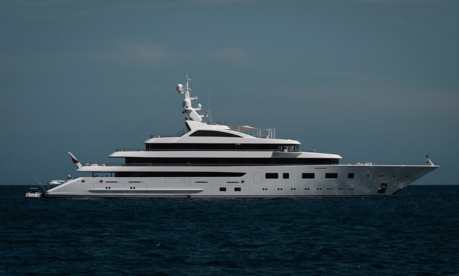 mouillage des grands yachts afin de préserver les herbiers de posidonie