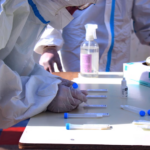 Ebola en RDC : un essai clinique teste deux traitements prometteurs contre la souche Bundibugyo