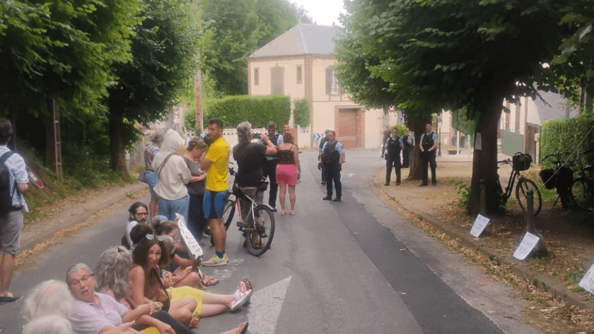 Les habitants de Jouy obtiennent le maintien des tilleuls