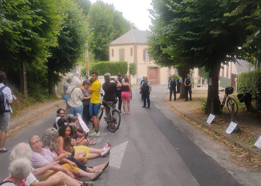 Les habitants de Jouy obtiennent le maintien des tilleuls
