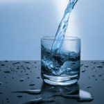 Une capsule flottante innovante purifie l’eau sans piles ni produits chimiques