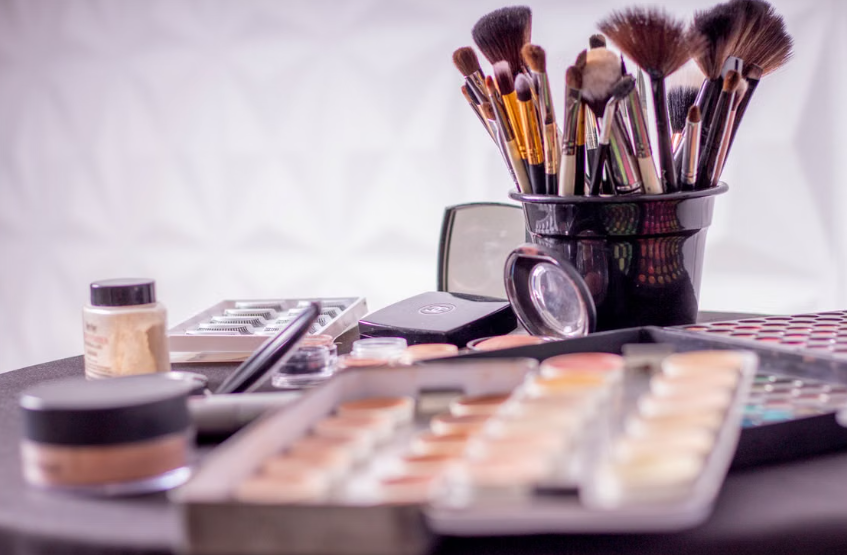 La Suède veut interdire les PFAS dans les vêtements, cosmétiques et ustensiles de cuisine dès 2028.