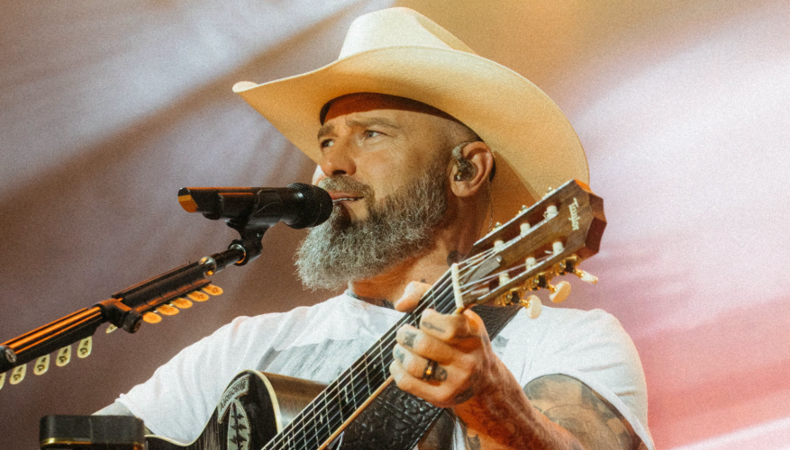 Zac Brown a offert une croisière pour deux à chacun des 35 000 spectateurs de son concert.