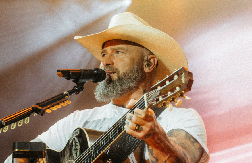 Zac Brown a offert une croisière pour deux à chacun des 35 000 spectateurs de son concert.