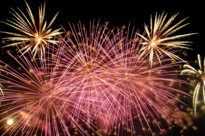 Au Japon, des chercheurs ont créé des enveloppes de feux d’artifice hydrosolubles