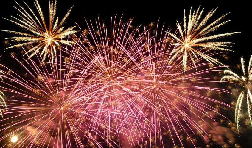 Au Japon, des chercheurs ont créé des enveloppes de feux d’artifice hydrosolubles