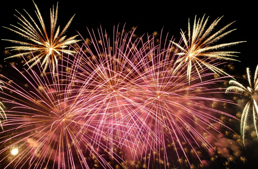 Au Japon, des chercheurs ont créé des enveloppes de feux d’artifice hydrosolubles