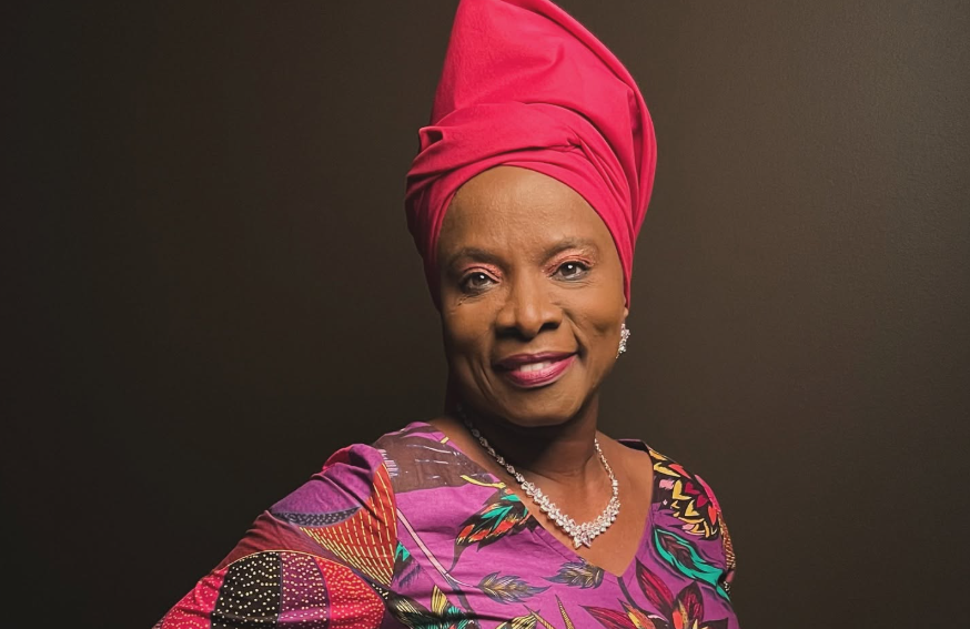 Angélique Kidjo devient la première chanteuse africaine à recevoir une étoile sur le Walk of Fame d’Hollywood
