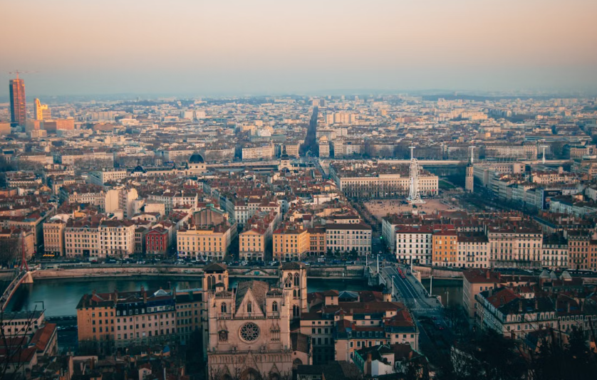 Lyon devient la première ville française à intégrer la chaleur excessive dans les critères de salubrité des logements