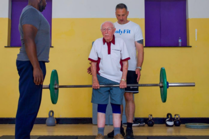 À 93 ans, John Jones améliore son quotidien avec Parkinson grâce à la musculation