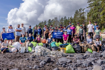 630 000 bénévoles ont retiré 13,9 millions de déchets des plages et rivières du monde en 2025