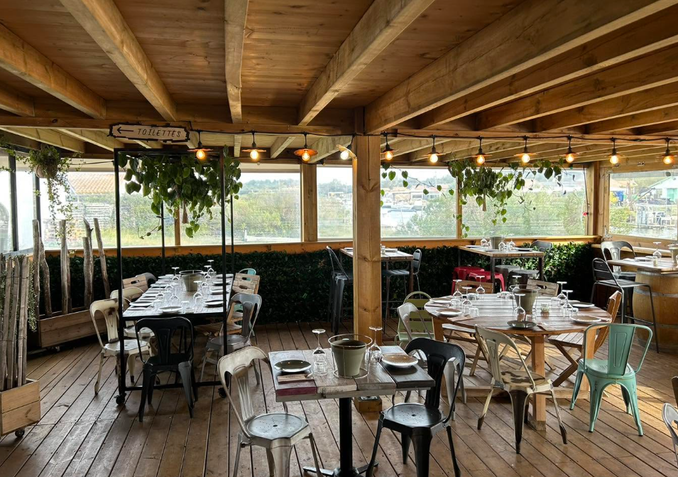 À Arès, un restaurateur a invité 300 pompiers à déjeuner pour les remercier de leur mobilisation lors des incendies en Gironde.