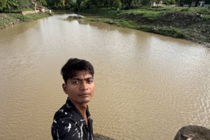À 20 ans, Bittu Tabahi a nettoyé seul une rivière polluée en Inde.