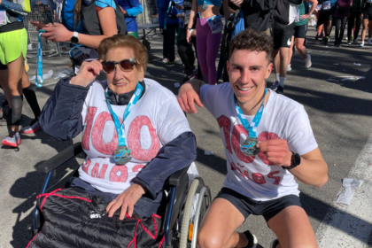 Gaétan Tourly, 25 ans, s’apprête à réaliser un Half Ironman avec sa grand-mère de 102 ans