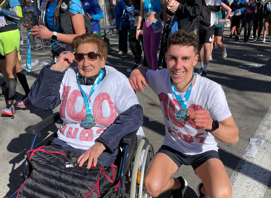 Gaétan Tourly, 25 ans, s’apprête à réaliser un Half Ironman avec sa grand-mère de 102 ans