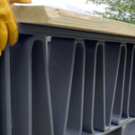 Une entreprise issue du MIT transforme les déchets plastiques en matériaux de construction durables