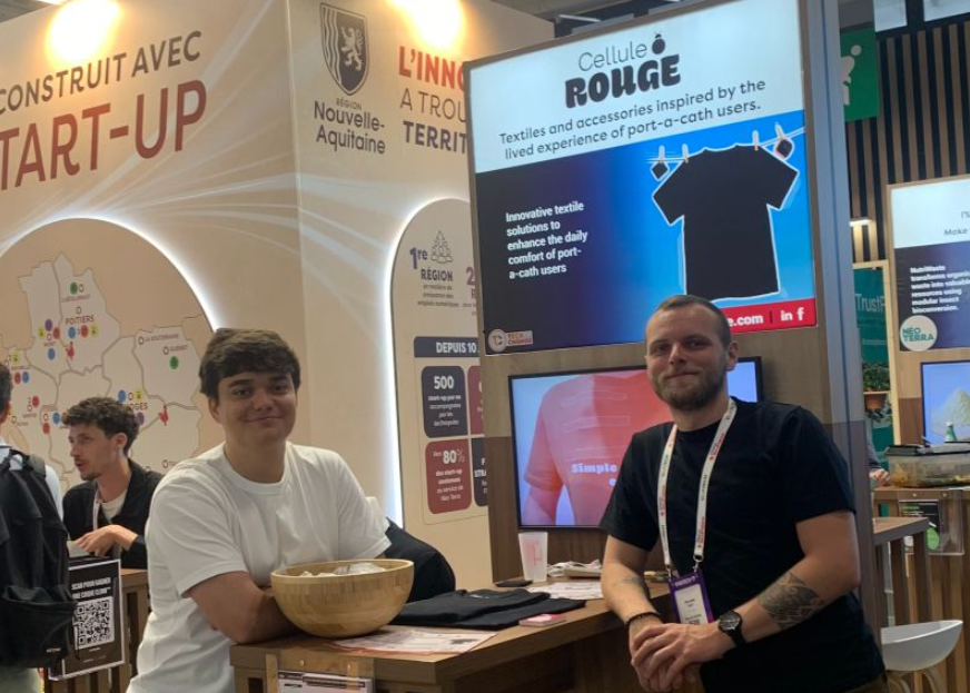 Cinelle est un t-shirt conçu pour réduire les frottements et les douleurs liées aux chambres implantables