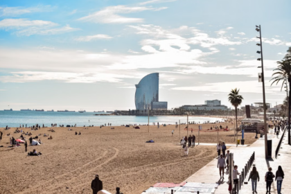 Barcelone investit 150 millions d’euros pour transformer son littoral et faire face au changement climatique.