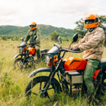 Au Kenya, des motos et véhicules électriques permettent aux rangers du Maasai Mara de patrouiller plus silencieusement