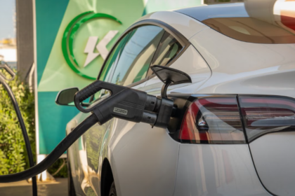 Des chercheurs de Cornell prolongent la durée de vie des batteries lithium-ion grâce au procédé DEER
