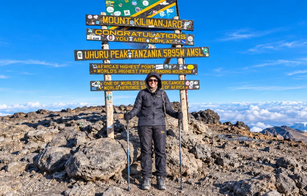 Victime d’un AVC en 2021, Jayshree Vijay Mohan a gravi le Kilimandjaro