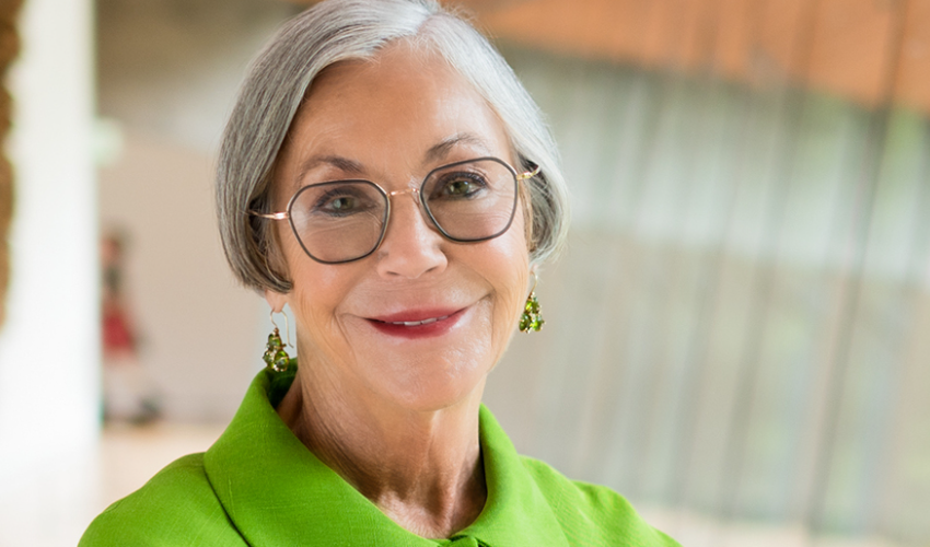 Alice Walton finance une école de médecine en Arkansas où les cinq premières promotions bénéficient de la gratuité des frais de scolarité.