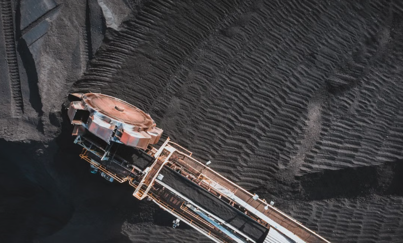 Australie : la justice bloque l’extension d’une mine de charbon au nom du climat