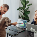 Dans les Alpes-Maritimes, Mougins autorise certains employés municipaux à travailler avec leur chien