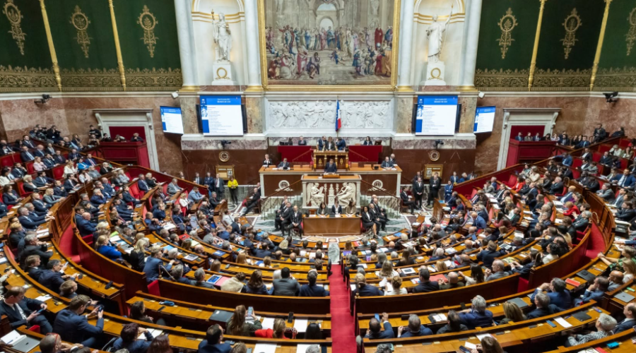 L’Assemblée nationale adopte une loi contre les violences sexistes et sexuelles faites aux femmes et aux enfants