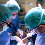 En Espagne, l’hôpital Bellvitge réalise une première européenne : une greffe de rein robotisée par une seule incision de 7 cm